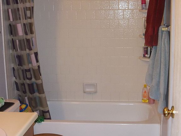 bathroom 1st view