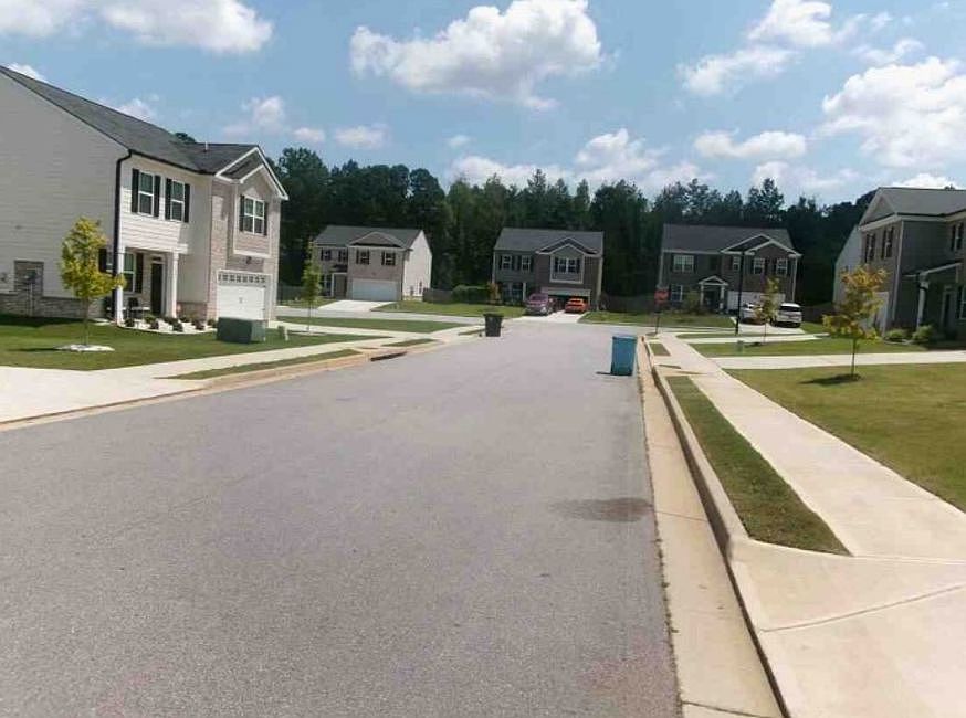 Exterior Neighborhood (street photo)