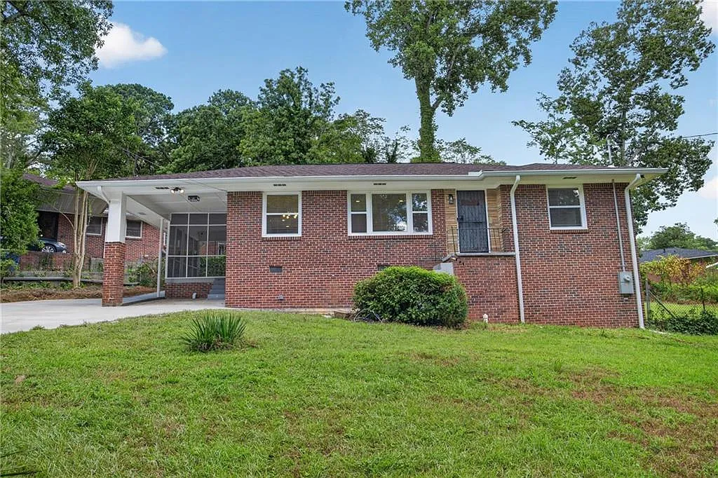 3 bed, 2.0 bath, 1204 sqft, $2,300 — Photo 1