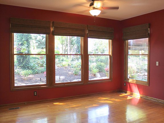 5th image of 12243 W 128th St