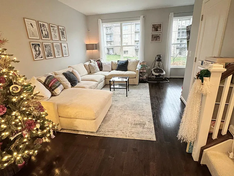 12725 Lotte Dr — Photo 2