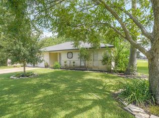 207 Brigadoon Ln, Friendswood, TX 77546