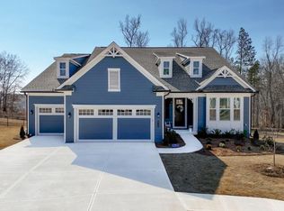 211 Rabun Ct, Hoschton, GA 30548