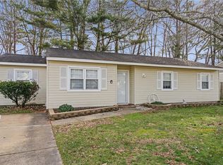 831 Arondale Cres, Chesapeake, VA 23320