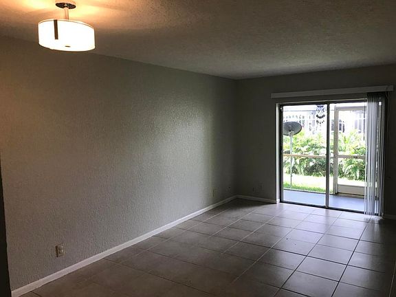 4th image of 240 Croton Ave APT 107