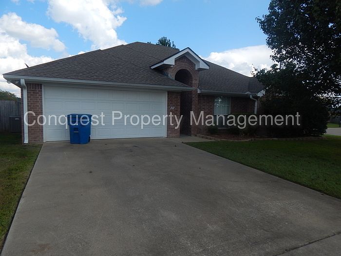 1st image of 202 Ash Dr