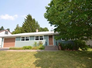 2406 Hutchinson Rd, Duluth, MN 55811