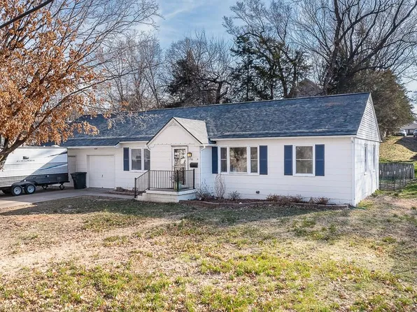 219 Sheidley Ave, Bonner Springs, KS 66012