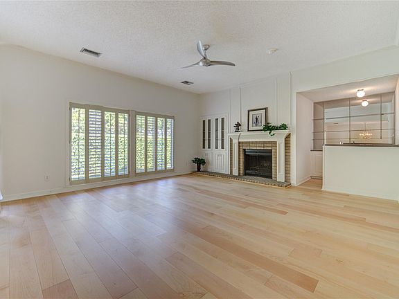 3rd image of 322 W Champions Colony #Iii