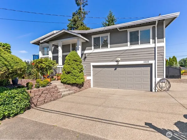 1232 S 272nd Street, Des Moines, WA 98198