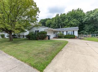 1901 47th Street Ct, Moline, IL 61265