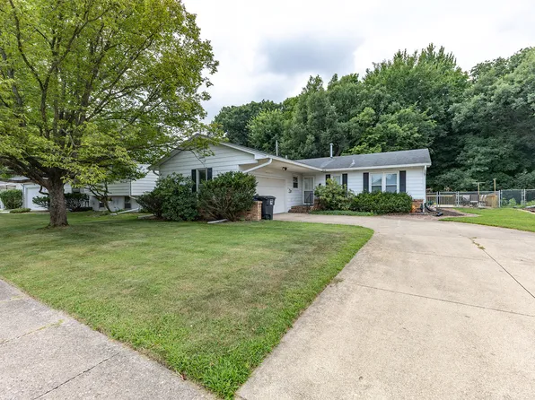 1901 47th Street Ct, Moline, IL 61265