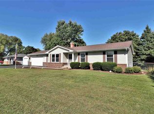 4790 Minns Dr, Machesney Park, IL 61115