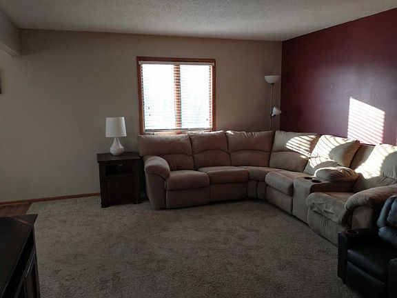5th image of 504 Central Ave S