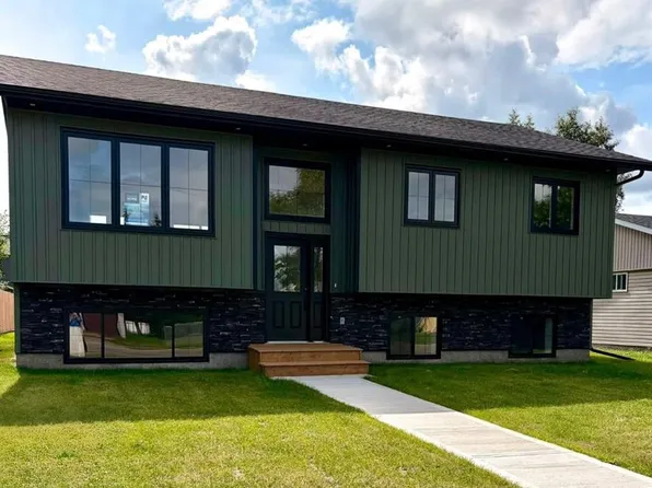 1029 N 7th Ave, Wainwright, AB T9W 1H3