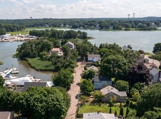 23 Brewster Rd, Weymouth, MA 02191