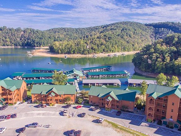 4th image of Evergreen Cir