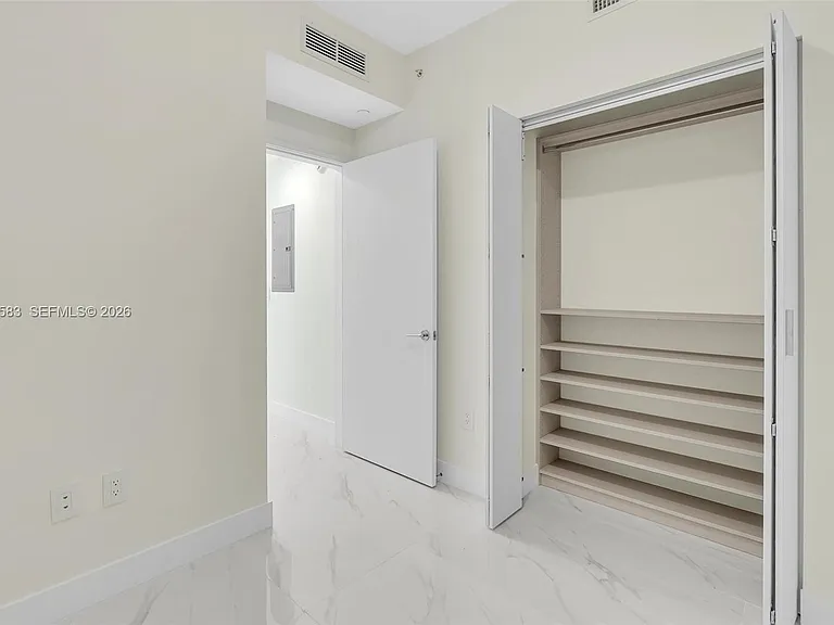700 NE 24th St #5404 — Photo 44