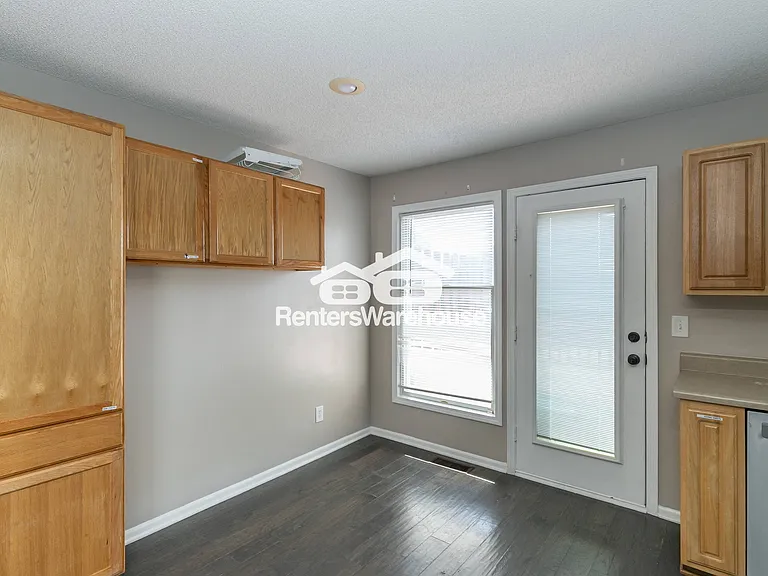 13009 Washington Ct — Photo 9