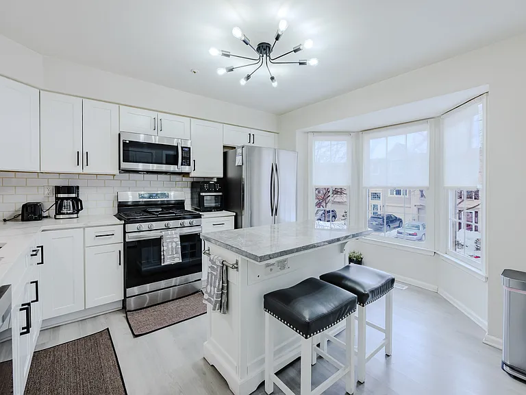 8608 Lark Pl — Photo 32