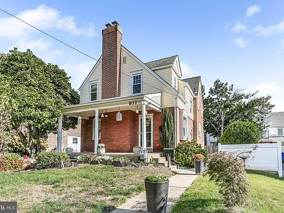 2nd image of 833 Anderson Ave