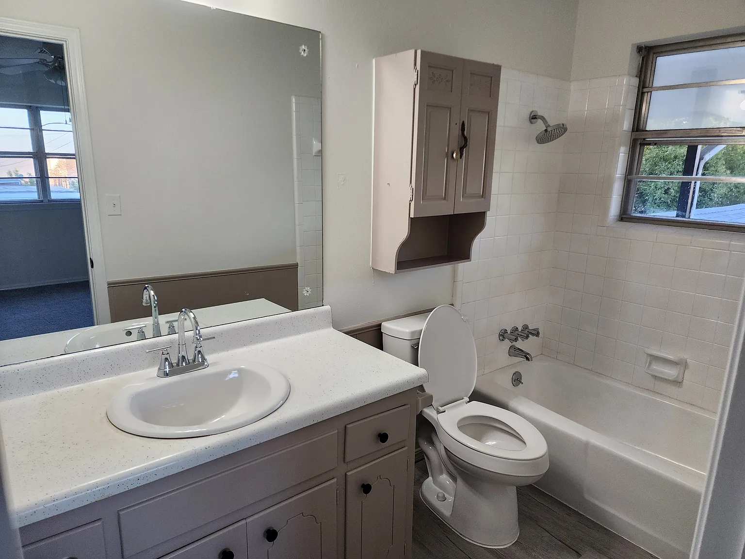 2608 Elwood Dr — Photo 2