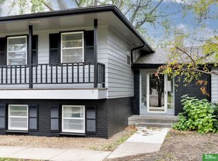 647 S 124th St, Omaha, NE 68154