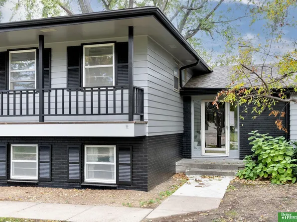 647 S 124th St, Omaha, NE 68154