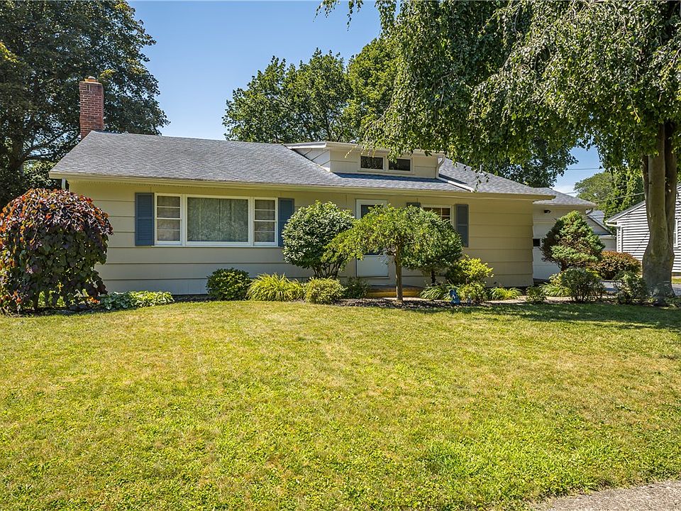 1st image of 40 Caroline Dr
