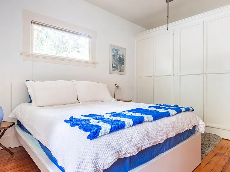 164 Hawthorne Ave #1 — Photo 2