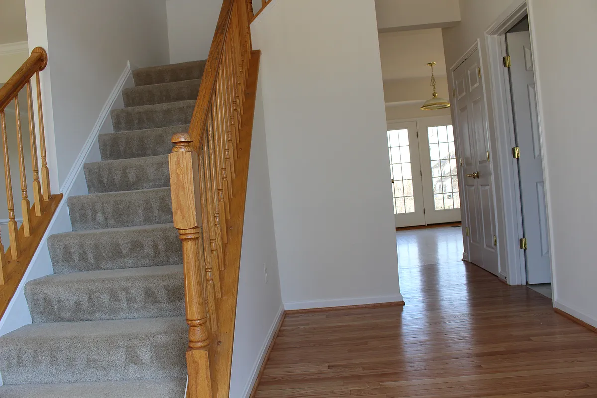 Building Photo - 8675 Wales Ct