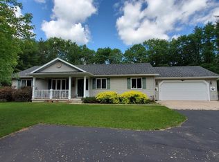 W3574 Center Dr, Redgranite, WI 54970