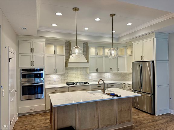 2nd image of 7008 Yosemite Dr