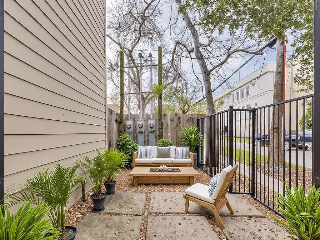 3 bed, 2.0 bath, 1816 sqft, $2,800 — Photo 3