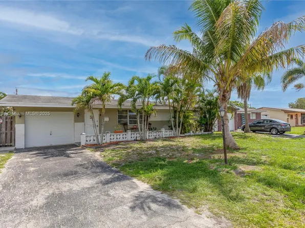 8851 NW 12th St, Pembroke Pines, FL 33024