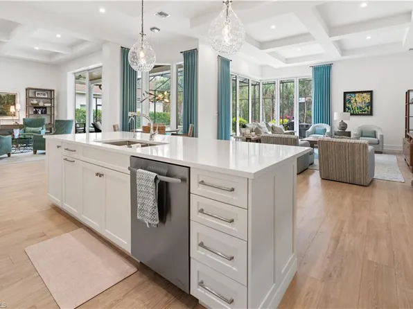 1039 Spanish Moss TRL, NAPLES, FL 34108