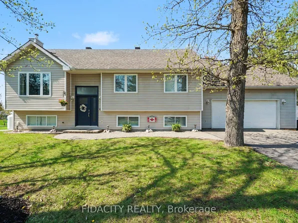 266 Clifford Campbell St, Ottawa, ON K0A 1X0