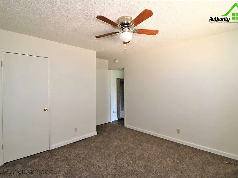 3994 Mercury Dr — Photo 9