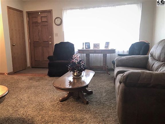 3rd image of 11 Sunflower Ave