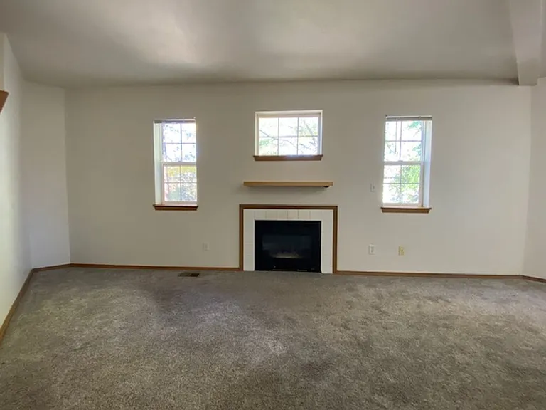 5513 N Driscoll Blvd — Photo 2