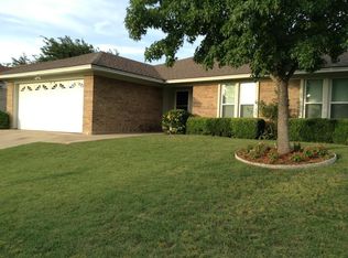 7820 Pebblebrook Dr, Fort Worth, TX 76148