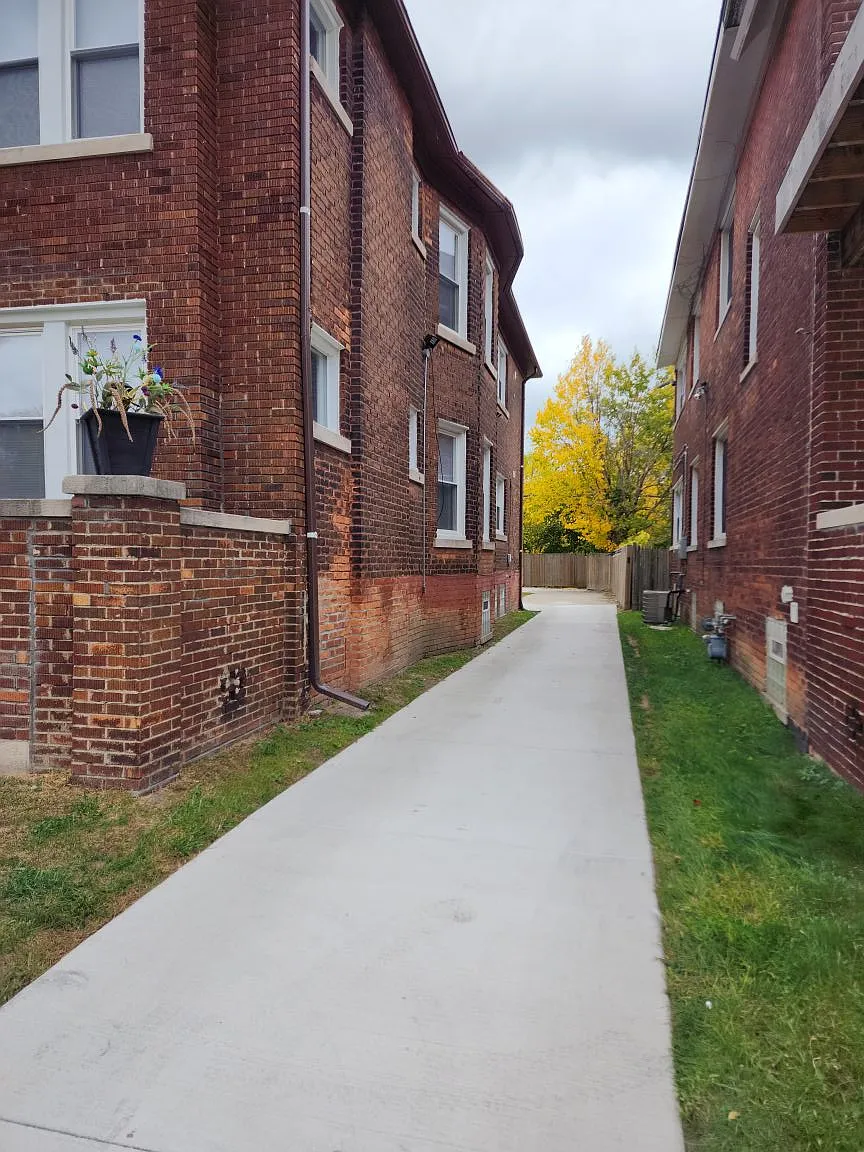 3 bed, 1462 sqft, $1,450 — Photo 2