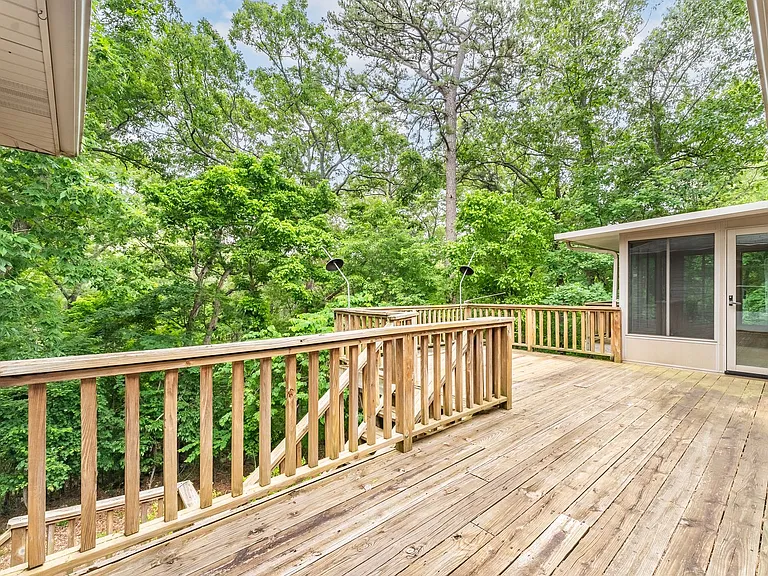 5 Ellesmere Ln — Photo 31