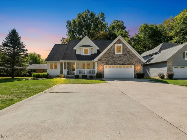 5608 Barton Rd, North Olmsted, OH 44070