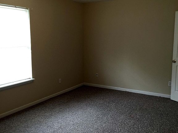 2nd image of 231 Garnet Dr #305