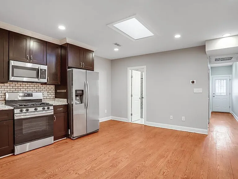 1714 W Virginia Ave NE #3 — Photo 7