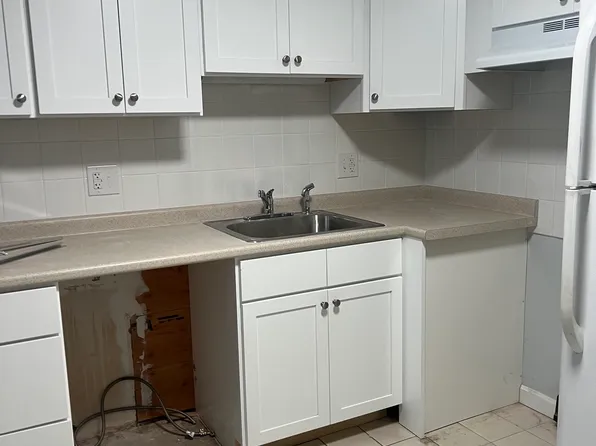1 N Howard Ave #12, North Providence, RI 02911
