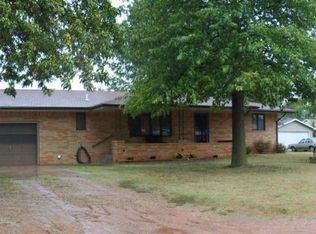 215 N 4th St, Conway springs, KS 67031