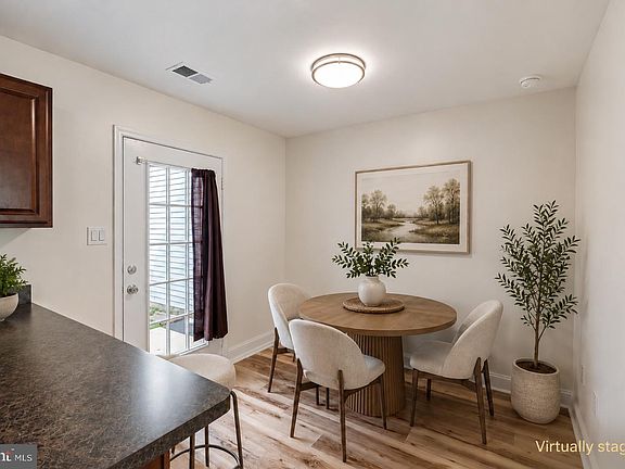 5th image of 4086 Bluebird Dr