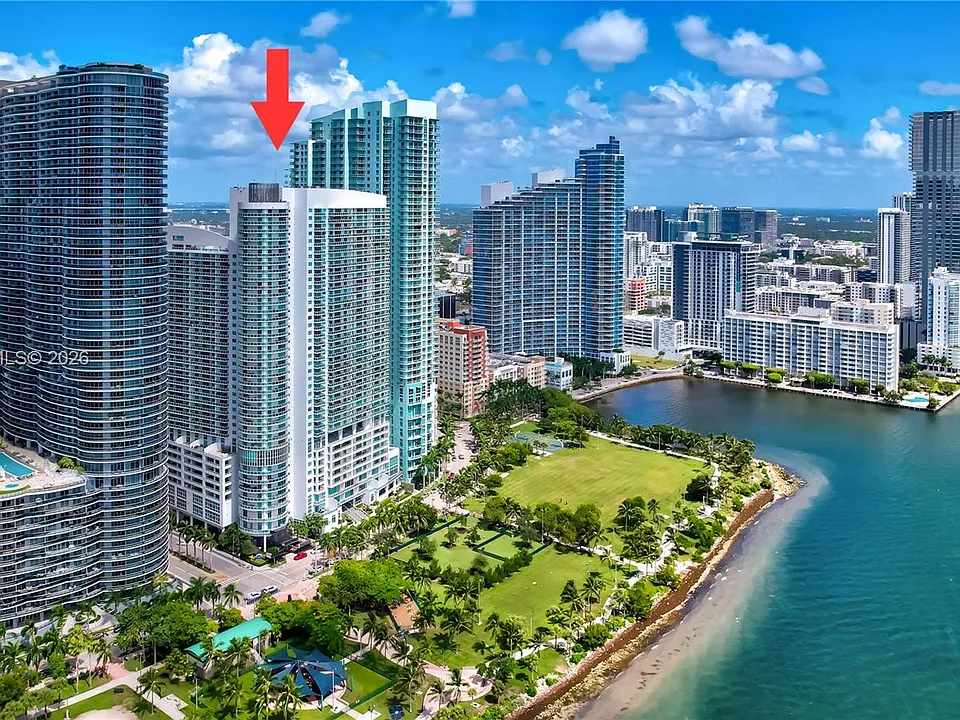 1800 N Bayshore Dr #2108